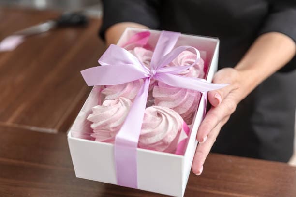 Custom cakes UK